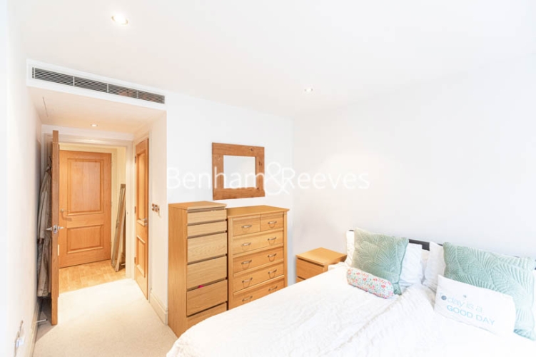 2  bedrooms flat to rent in Thames Point, The Boulevard, SW6-image 3