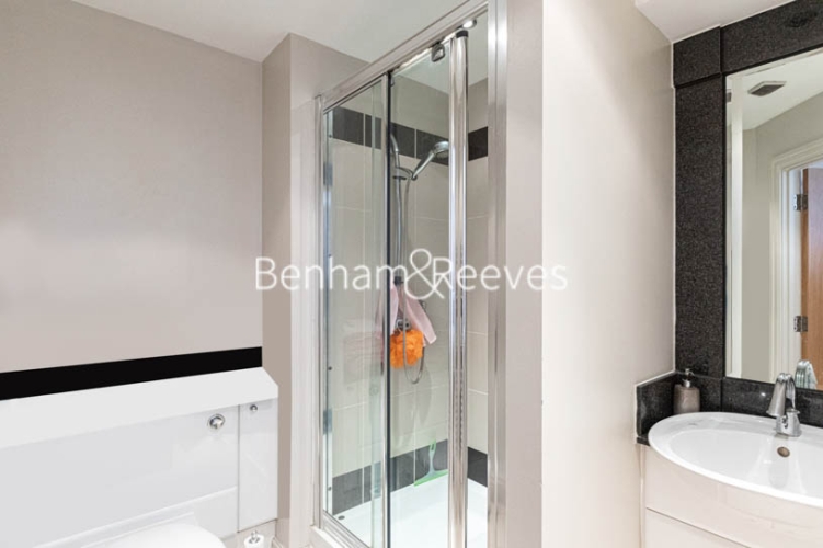 2  bedrooms flat to rent in Thames Point, The Boulevard, SW6-image 4
