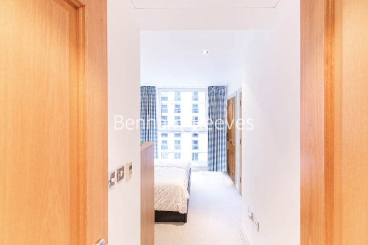 2  bedrooms flat to rent in Thames Point, The Boulevard, SW6-image 14