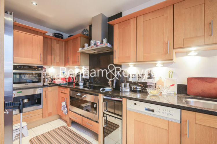 3 bedrooms flat to rent in The Boulevard, Imperial Wharf, SW6-image 2