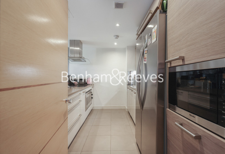 3  bedrooms flat to rent in Lensbury Avenue, Fulham, SW6-image 8
