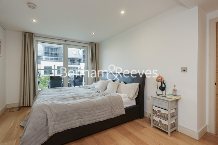 3  bedrooms flat to rent in Lensbury Avenue, Fulham, SW6-image 15