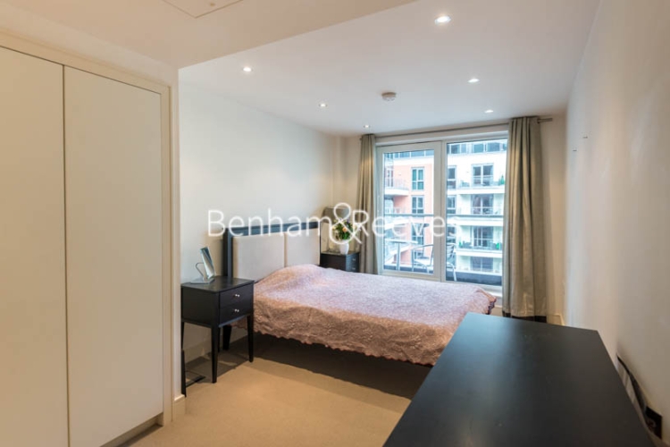 2  bedrooms flat to rent in Lensbury Avenue, Fulham, SW6-image 3