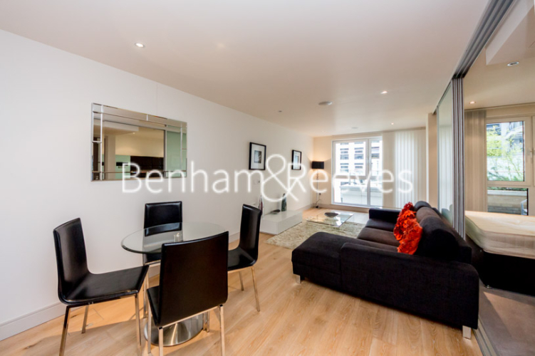 Studio flat to rent in Townmead Road, Imperial Wharf, SW6-image 1