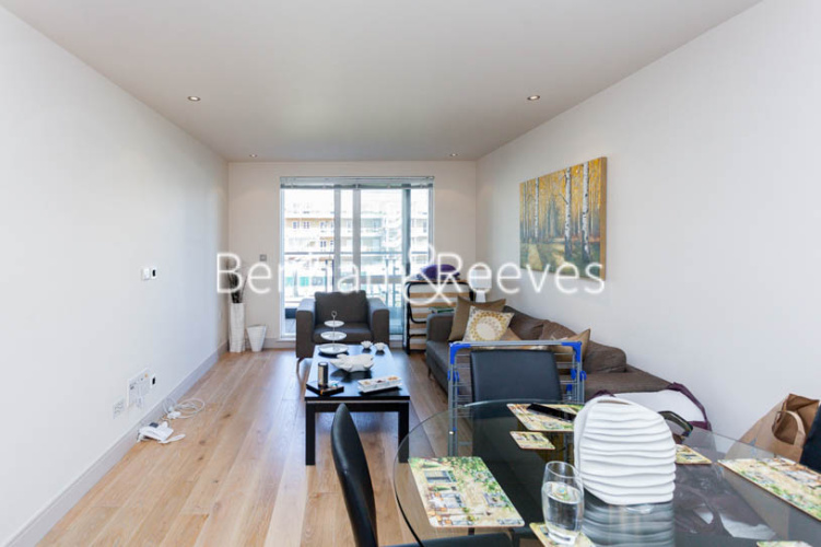 1  bedroom flat to rent in Chelsea Creek, Fulham, SW6-image 3