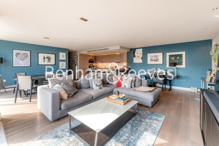 3  bedrooms flat to rent in Doulton House, Chelsea Creek, SW6-image 1