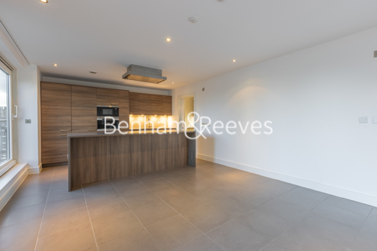 3 bedrooms flat to rent in Boxtree House, Imperial Wharf, SW6-image 2