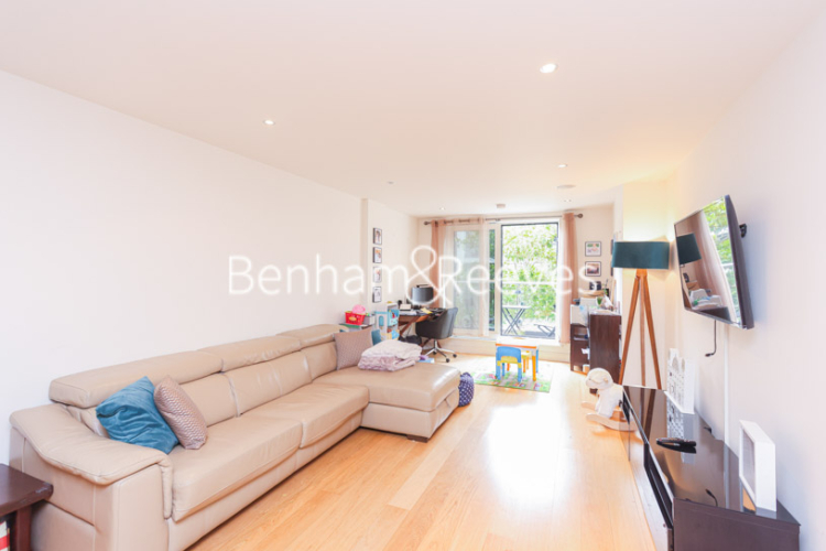 2  bedrooms flat to rent in Lensbury Avenue, Fulham, SW6-image 1