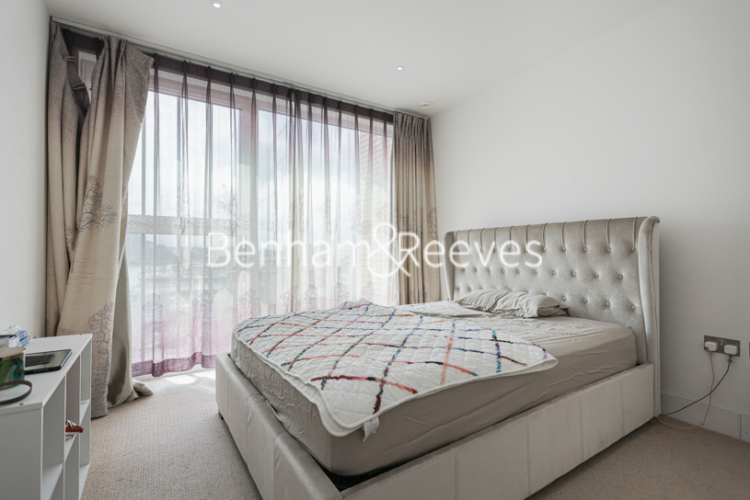 4  bedrooms flat to rent in Central Avenue, Fulham, SW6-image 13