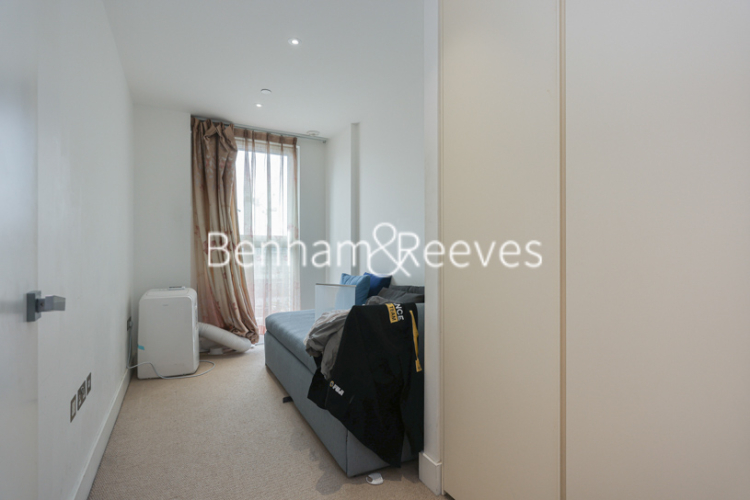 4  bedrooms flat to rent in Central Avenue, Fulham, SW6-image 20