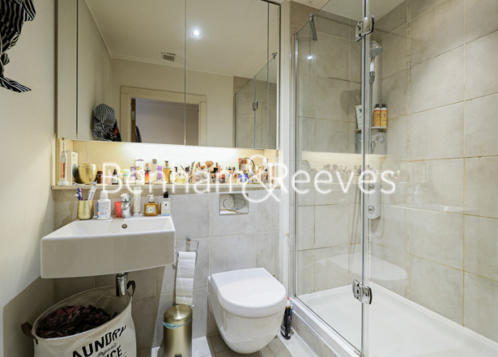 2  bedrooms flat to rent in Regal House, Imperial Wharf, SW6-image 4