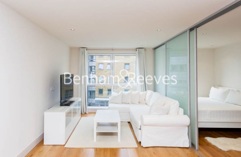 Studio flat to rent in Townmead Road, Imperial Wharf, SW6-image 1