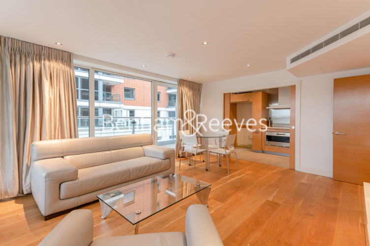 2 bedrooms flat to rent in Fountain House, The Boulevard, SW6-image 1