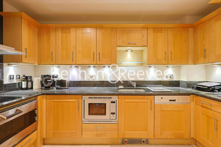 2  bedrooms flat to rent in Harbour Reach, Imperial Wharf, SW6-image 2