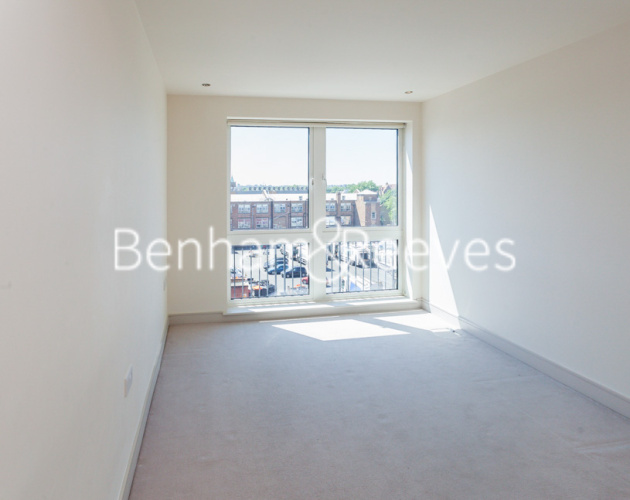 2  bedrooms flat to rent in Park Street, Fulham, SW6-image 2