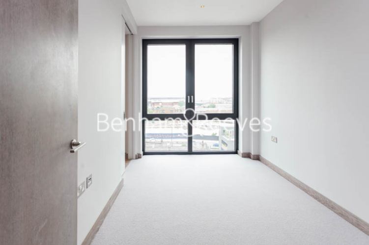 3  bedrooms flat to rent in Ram Quarter, Wandsworth, SW18-image 3