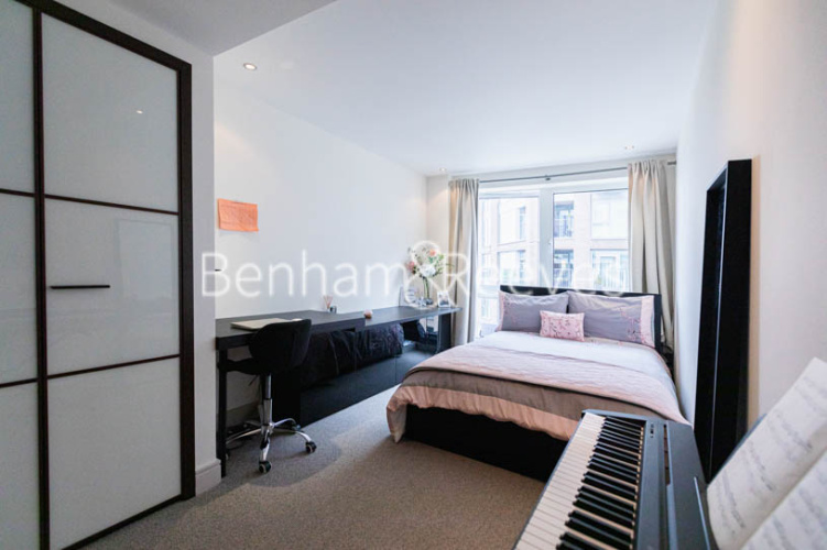 2  bedrooms flat to rent in Park Street, Chelsea Creek, SW6-image 9