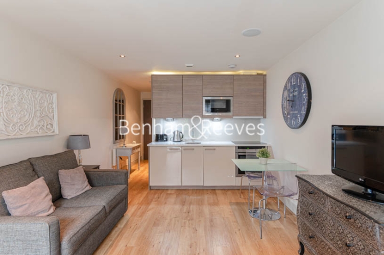 Studio flat to rent in Park Street, Chelsea, SW6-image 9