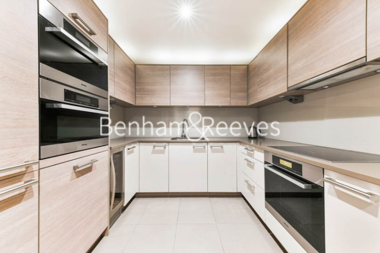 3  bedrooms flat to rent in Park Street, Chelsea Creek, SW6-image 2
