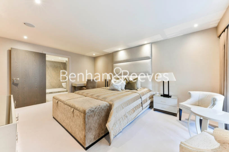 3  bedrooms flat to rent in Park Street, Chelsea Creek, SW6-image 3