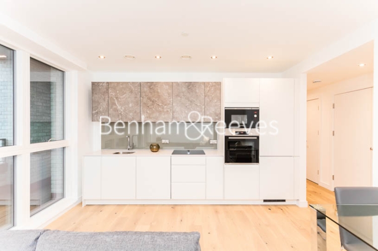 1  bedroom flat to rent in Duval House, Clapham Junction, SW11-image 2