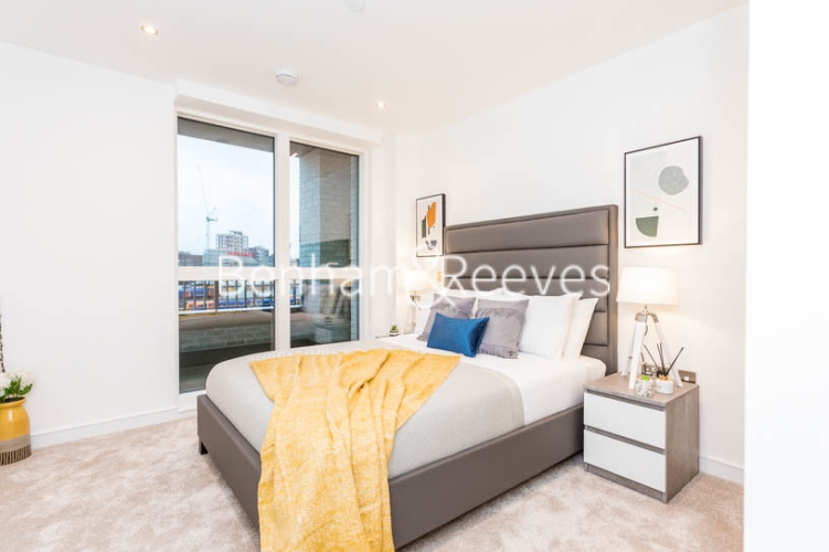 1  bedroom flat to rent in Duval House, Clapham Junction, SW11-image 3