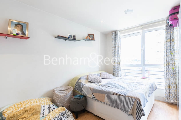 Studio flat to rent in Octavia House, Fulham, SW6-image 8