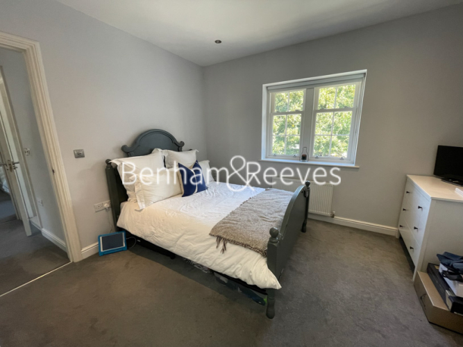 3  bedrooms flat to rent in Bagleys Lane, Imperial Wharf, SW6-image 4