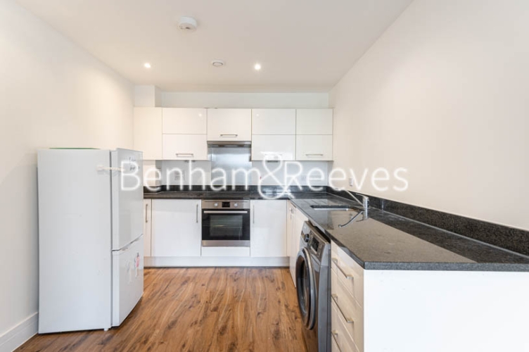 1 bedroom flat to rent in Gwynne Road, Battersea, SW11-image 2