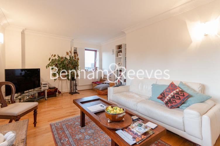 2  bedrooms flat to rent in William Morris Way, Fulham, SW6-image 1
