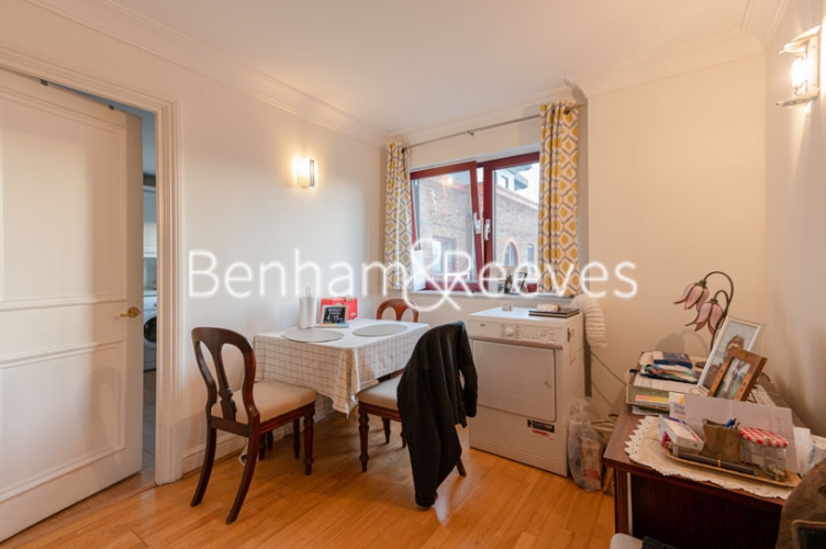 2 bedrooms flat to rent in William Morris Way, Fulham, SW6-image 7