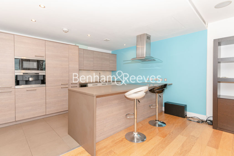 2  bedrooms flat to rent in Mahogany House, Lensbury Avenue, SW6-image 2