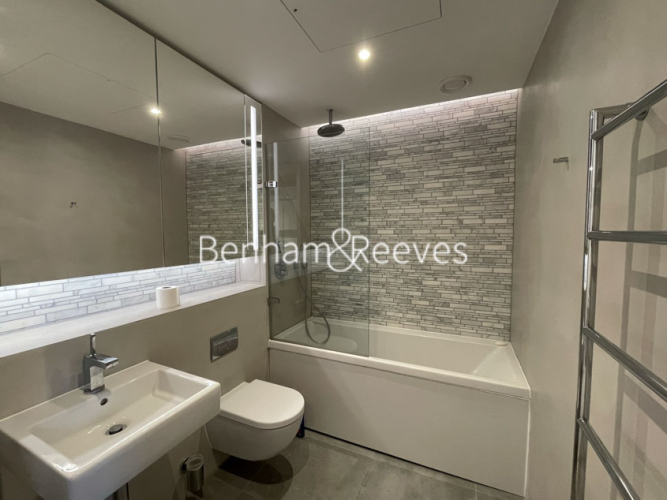 Studio flat to rent in Bubbling Well Square, Ram Quarter, SW18-image 4