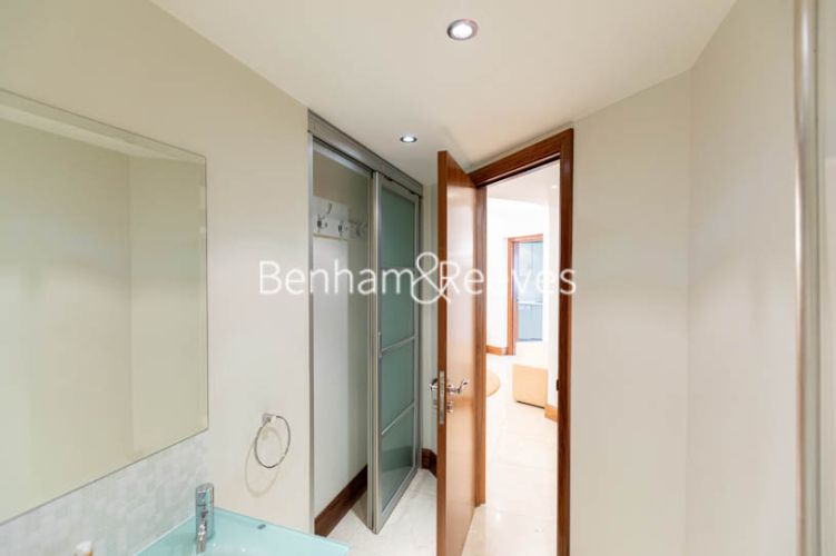 3 bedrooms flat to rent in Copthorne hotel, Fulham Road, SW6-image 20