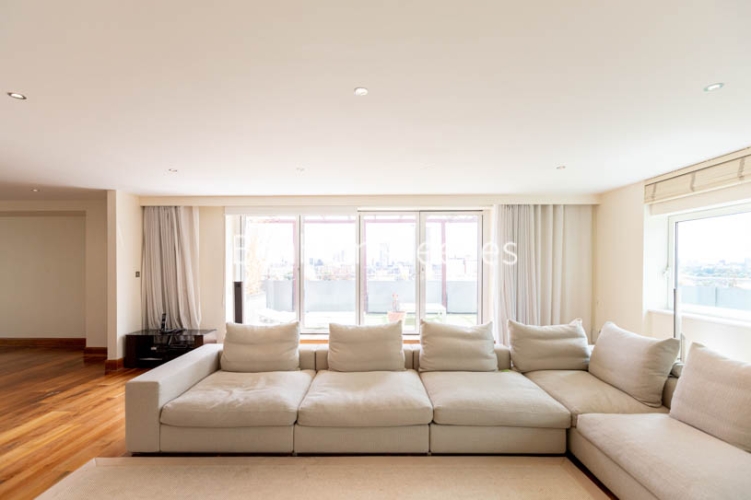 3 bedrooms flat to rent in Copthorne Hotel, Fulham Road, SW6-image 1