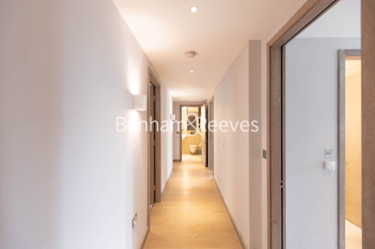 3 bedrooms flat to rent in Drapers Yard, Imperial Wharf, SW18-image 5