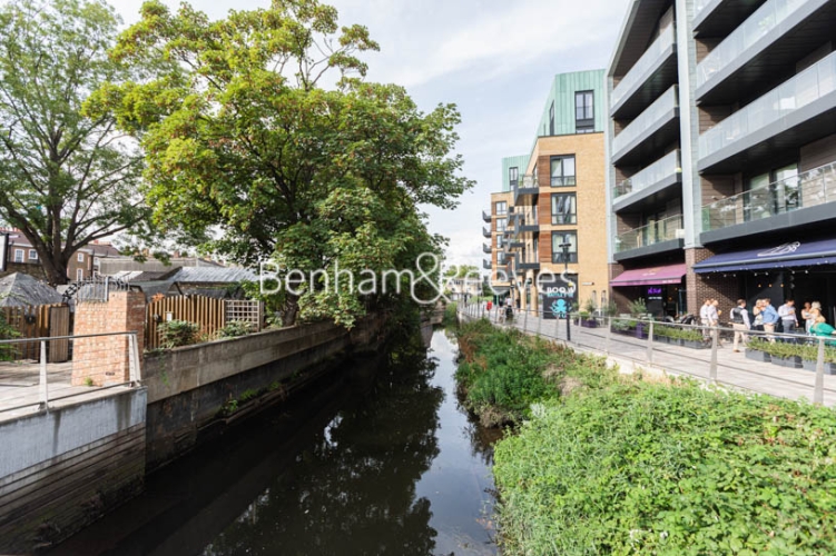 3 bedrooms flat to rent in Drapers Yard, Imperial Wharf, SW18-image 19