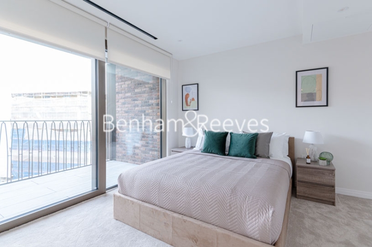 1 bedroom flat to rent in Hampton House, Kings Park Road, SW6-image 4