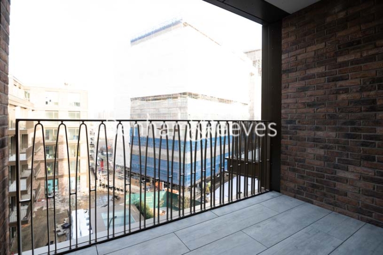 1  bedroom flat to rent in Hampton House, Kings Park Road, SW6-image 6