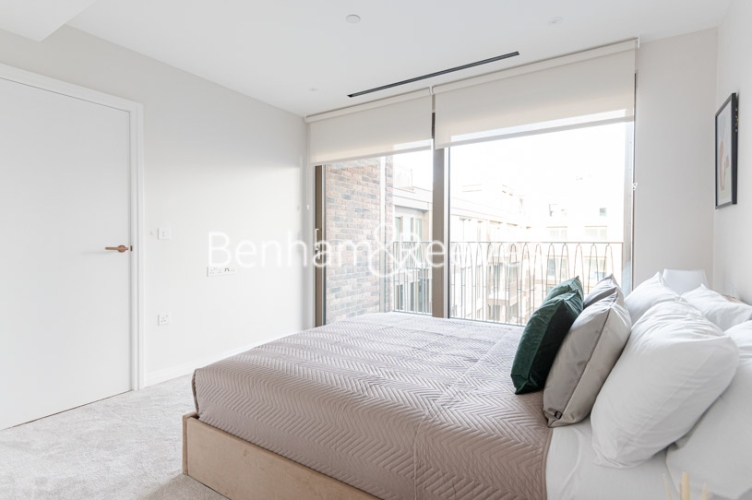1  bedroom flat to rent in Hampton House, Kings Park Road, SW6-image 11