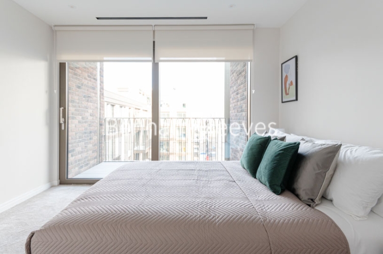 1  bedroom flat to rent in Hampton House, Kings Park Road, SW6-image 16