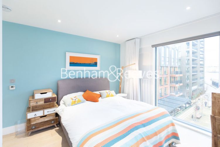4 bedrooms flat to rent in Central Avenue, Hammersmith And Fulham, SW6-image 3