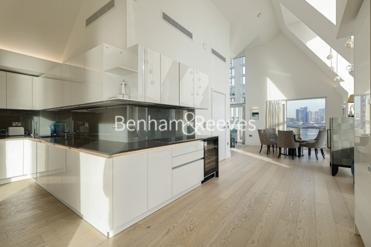 4 bedrooms flat to rent in Central Avenue, Hammersmith And Fulham, SW6-image 9