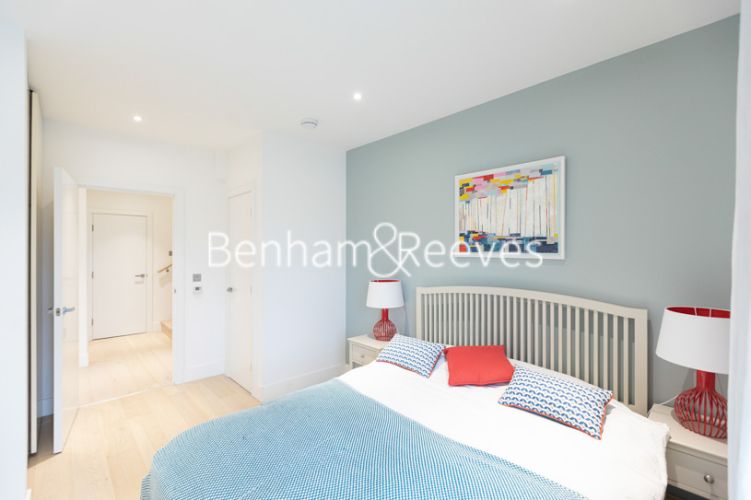 4 bedrooms flat to rent in Central Avenue, Hammersmith And Fulham, SW6-image 10