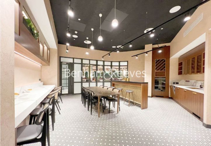 1  bedroom flat to rent in Hampton House, Kings Park Road, SW6-image 5