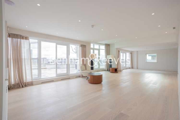 3  bedrooms flat to rent in Copthorne Hotel, Fulham Road, SW6-image 1