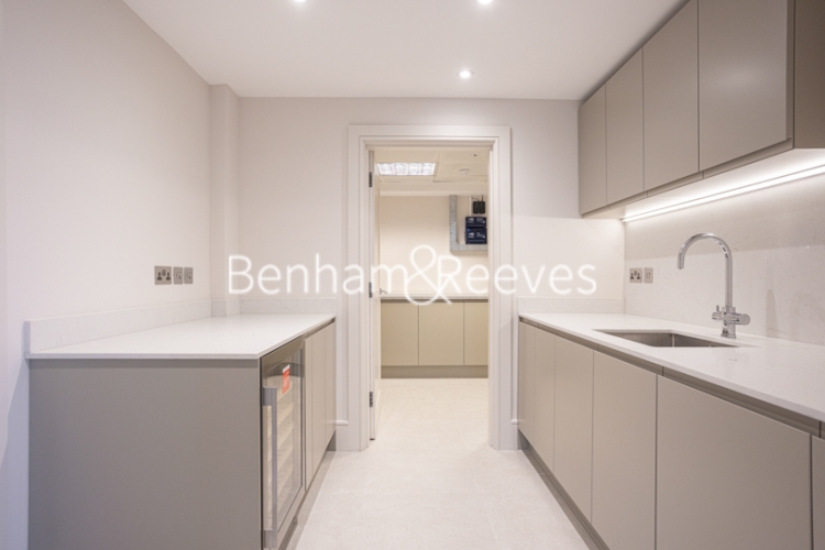 3  bedrooms flat to rent in Copthorne Hotel, Fulham Road, SW6-image 8