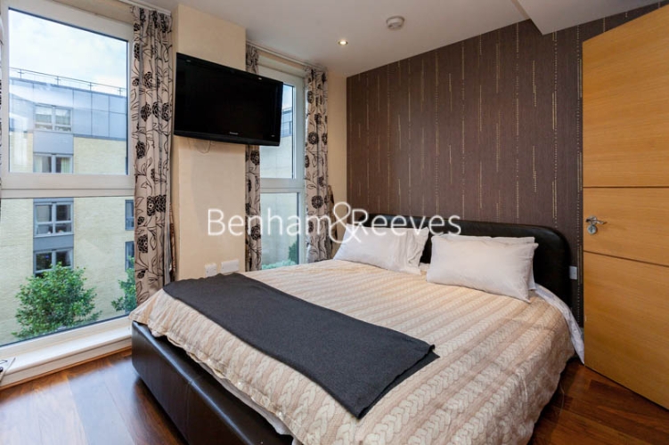 2  bedrooms flat to rent in Mahogany House, Lensbury Avenue,  SW6-image 3