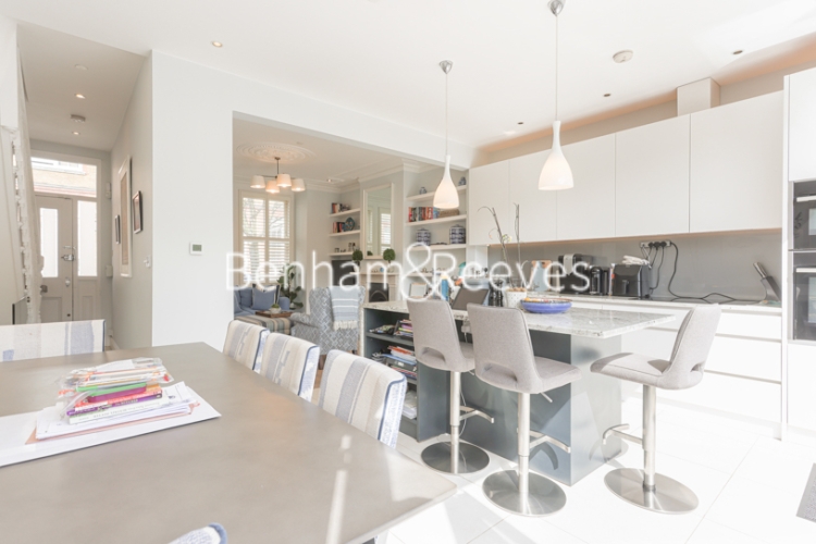 4  bedrooms house to rent in Filmer Road, Fulham, SW6-image 10