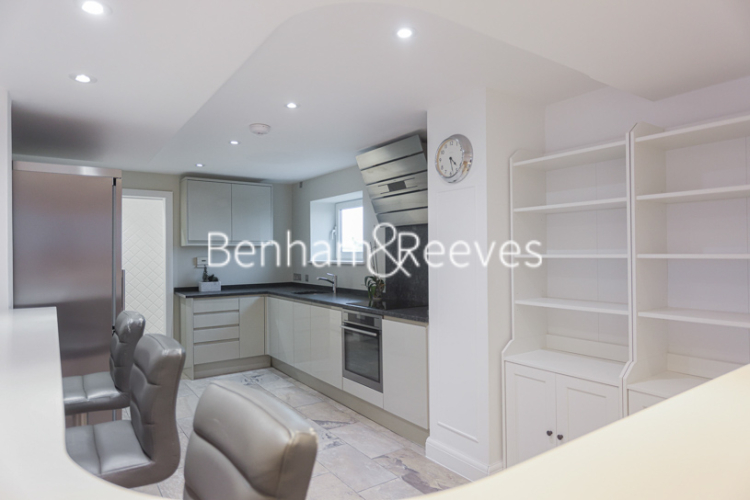 3  bedrooms flat to rent in Chelsea Village, Fulham Road, SW6-image 14